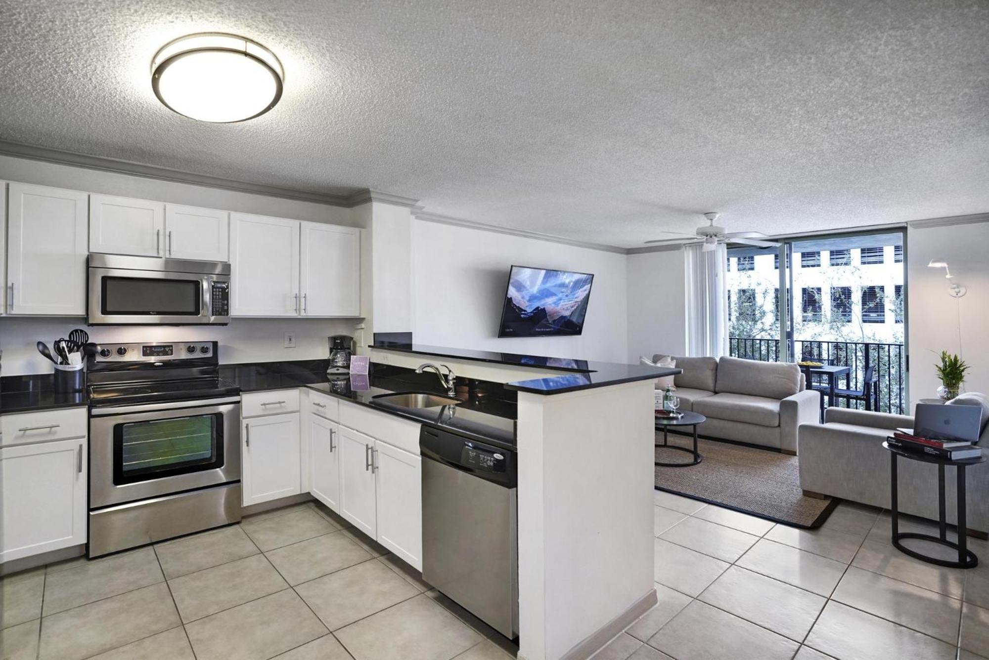 Dharma Home Suites Coral Gables At Gables Grand Plaza Miami Oda fotoğraf