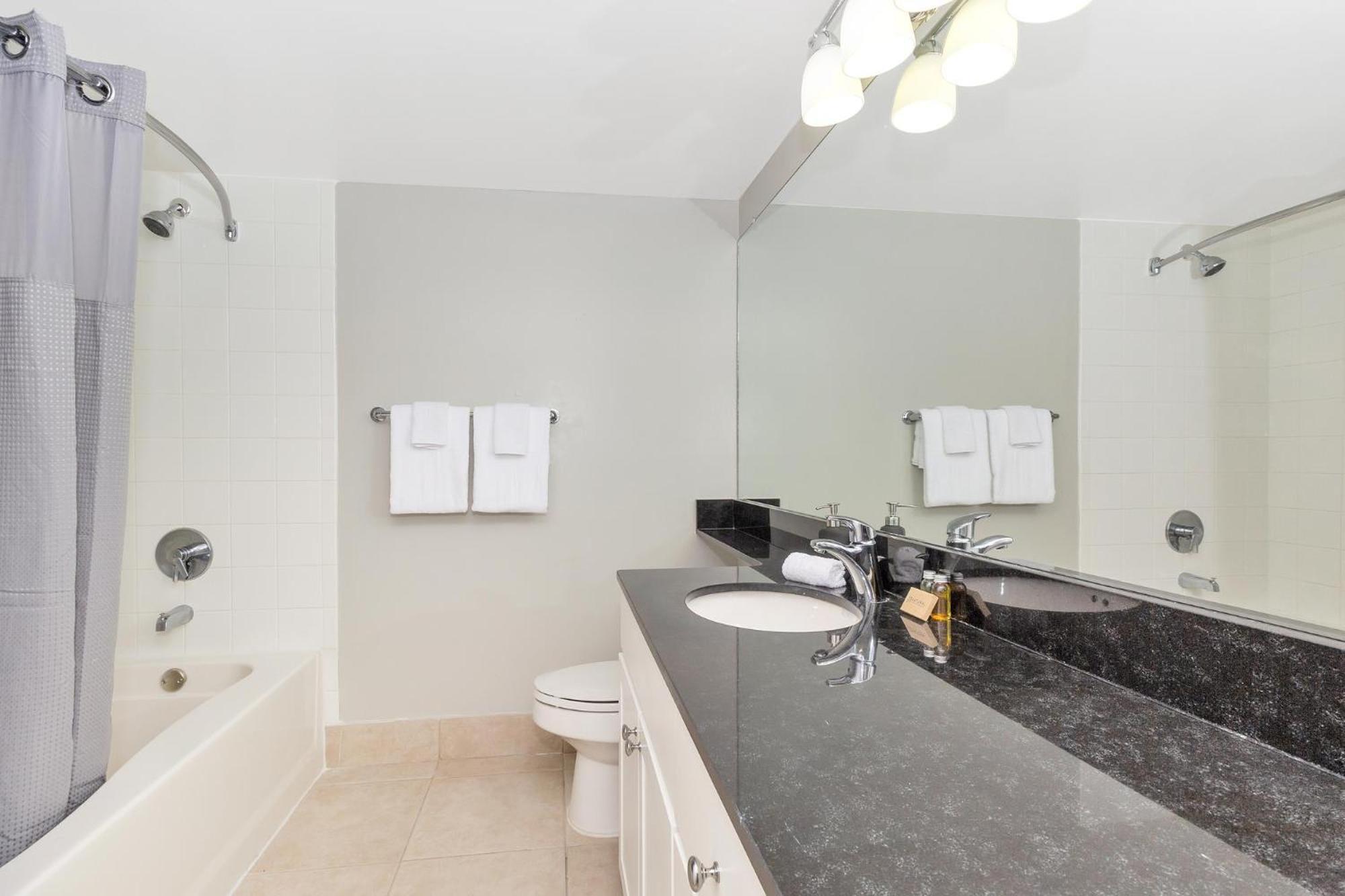 Dharma Home Suites Coral Gables At Gables Grand Plaza Miami Oda fotoğraf