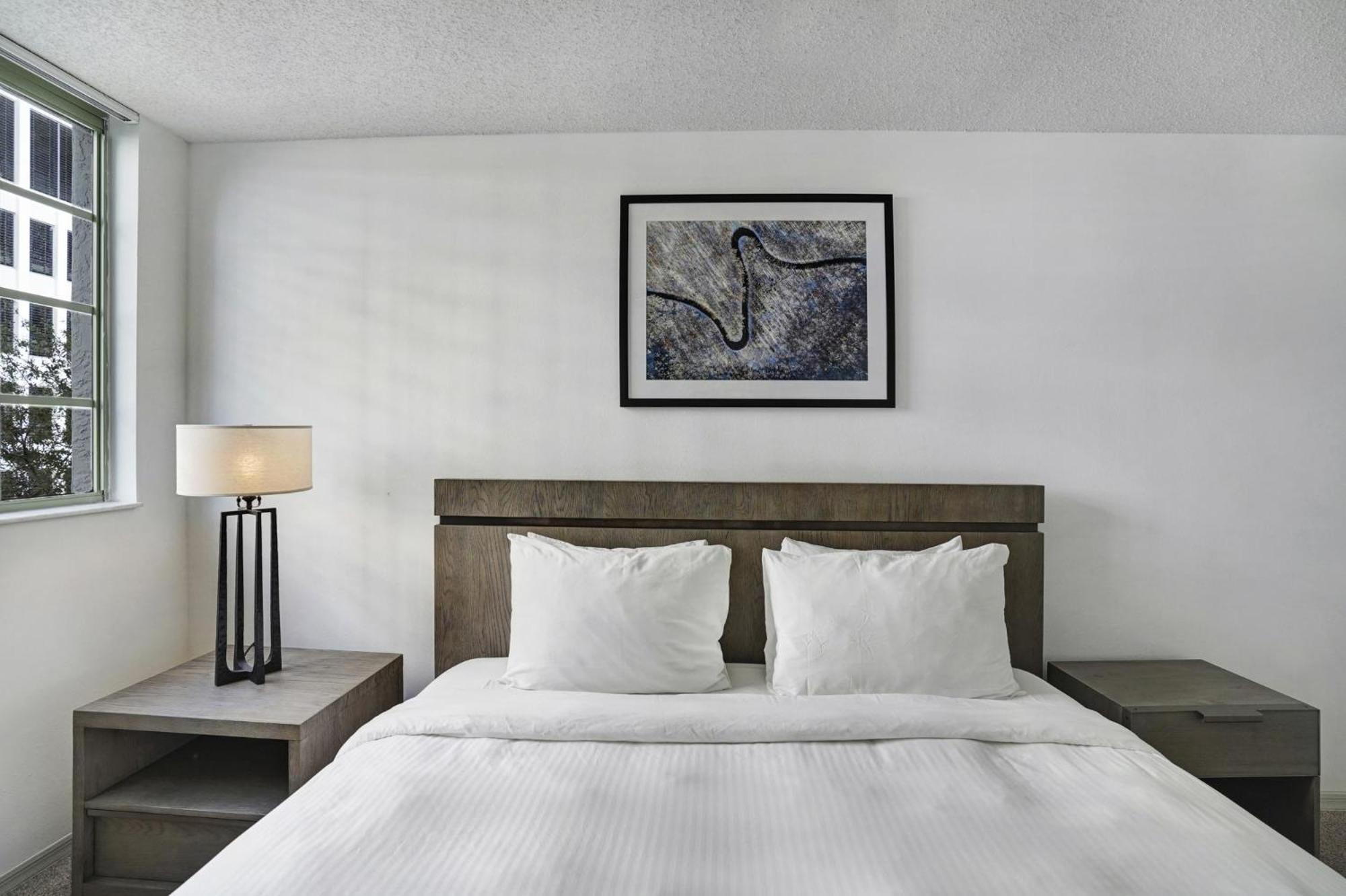 Dharma Home Suites Coral Gables At Gables Grand Plaza Miami Oda fotoğraf