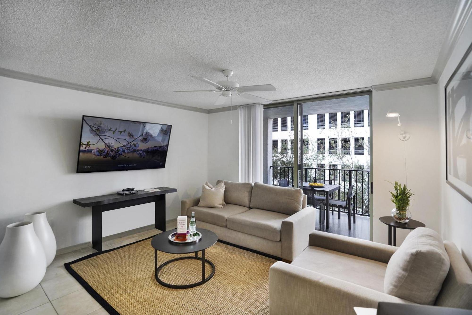 Dharma Home Suites Coral Gables At Gables Grand Plaza Miami Oda fotoğraf