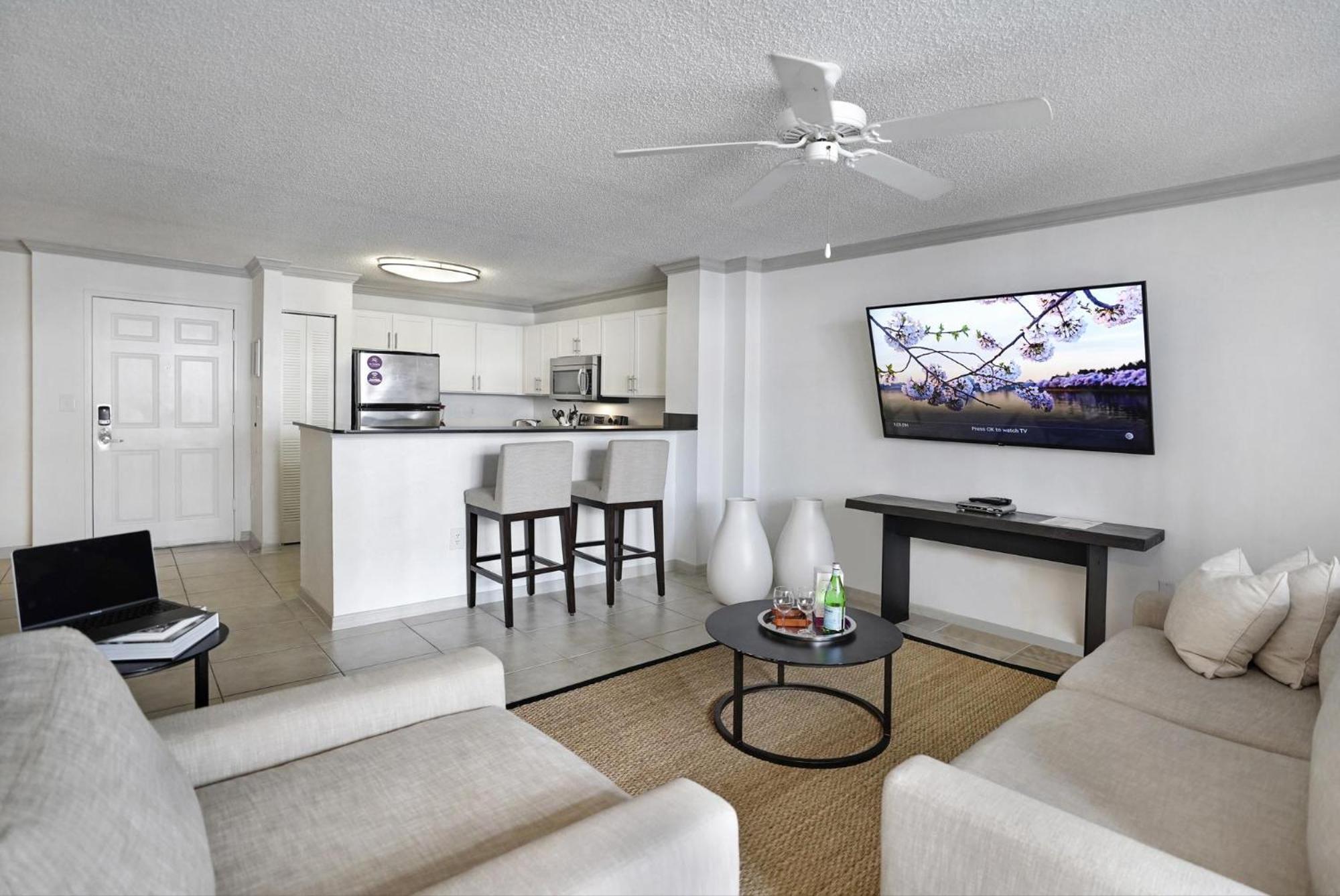 Dharma Home Suites Coral Gables At Gables Grand Plaza Miami Oda fotoğraf