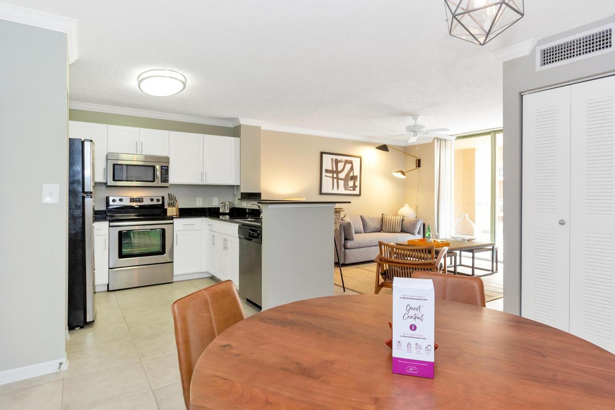 Dharma Home Suites Coral Gables At Gables Grand Plaza Miami Oda fotoğraf
