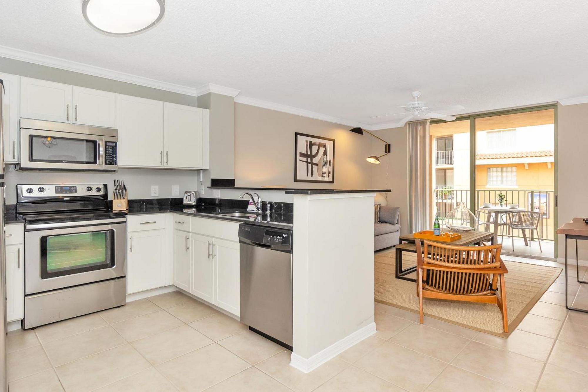 Dharma Home Suites Coral Gables At Gables Grand Plaza Miami Oda fotoğraf