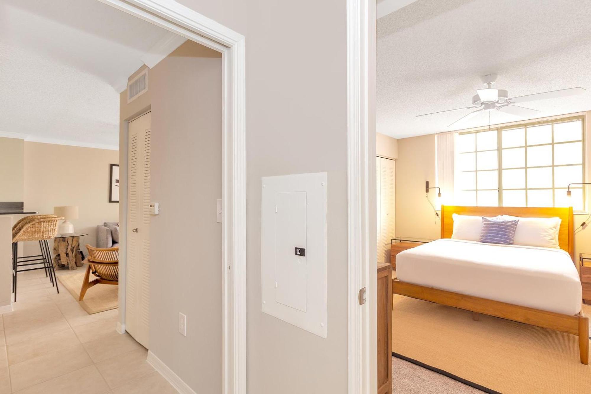 Dharma Home Suites Coral Gables At Gables Grand Plaza Miami Oda fotoğraf